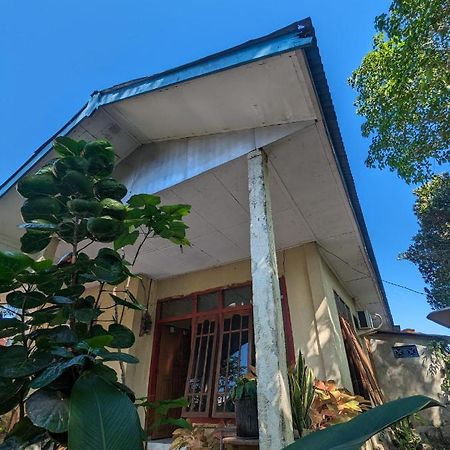 Agus Family Homestay Labuan Bajo Exterior foto