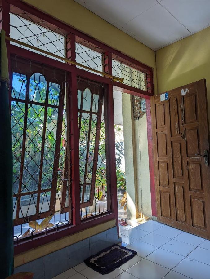 Agus Family Homestay Labuan Bajo Exterior foto