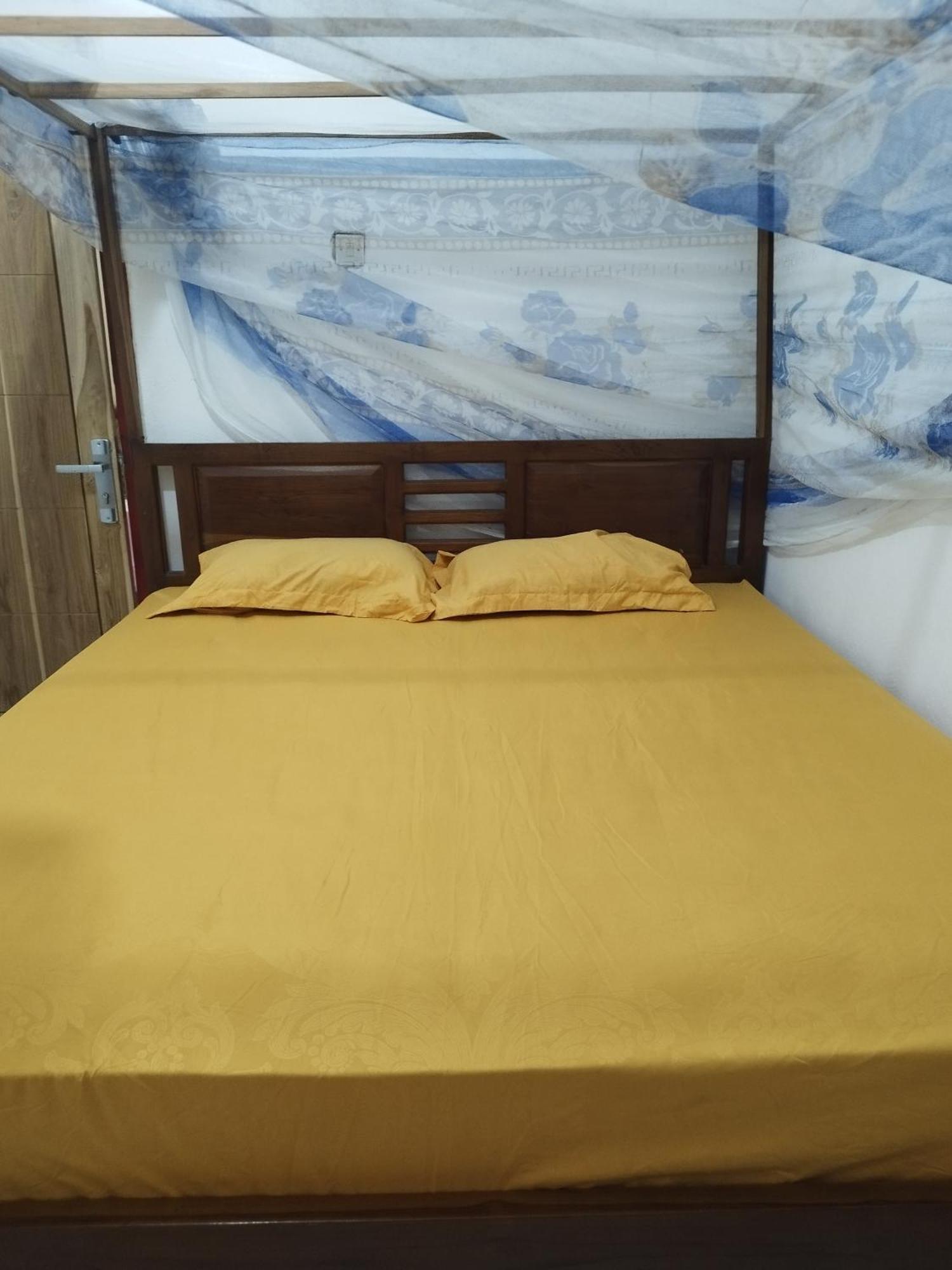 Agus Family Homestay Labuan Bajo Exterior foto